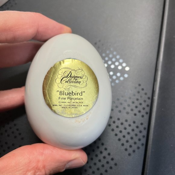 "Bluebird" Fine Porcelain egg by Designers Collection, Japan - Picture 2 of 2